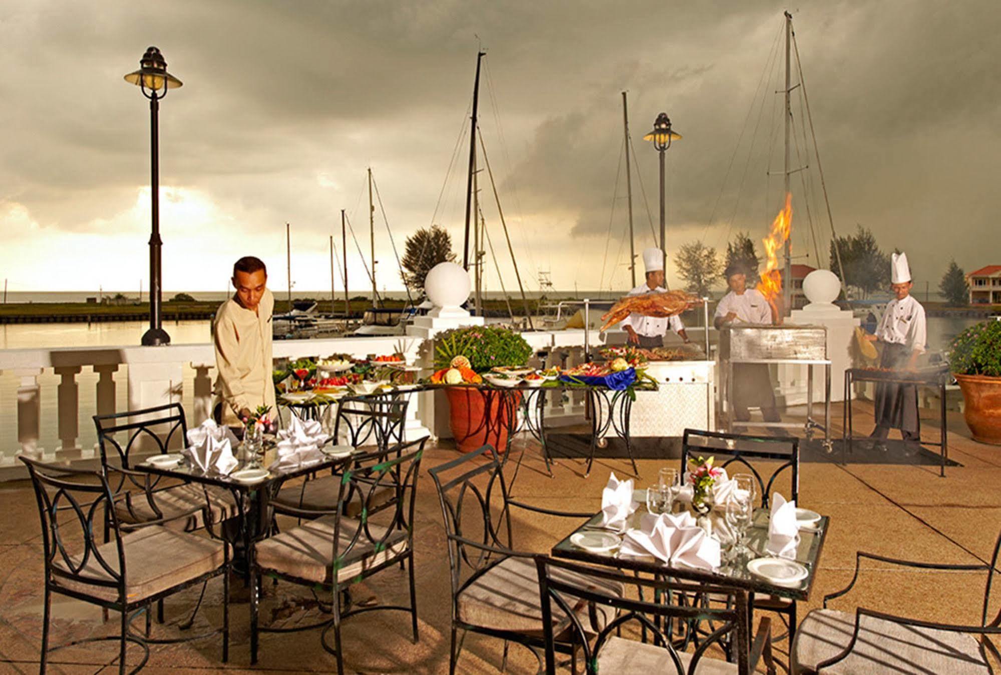 Avillion Admiral Cove Resort 4*